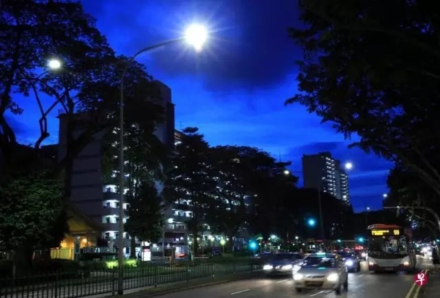 新(xin)加(jia)坡計劃2022年前(qian)將(jiang)全國路燈更(geng)換(huan)成(cheng)LED