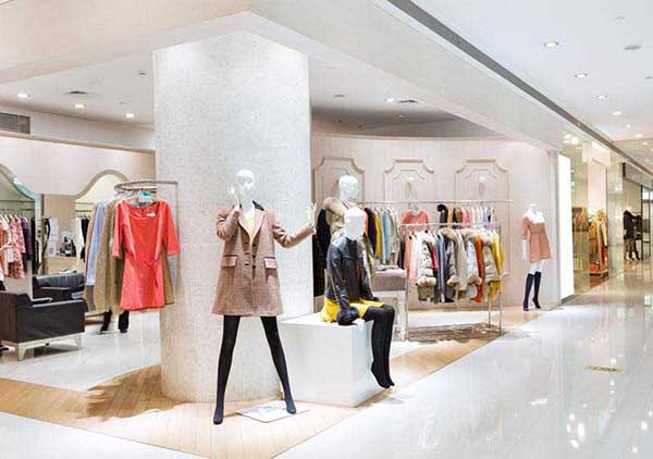 商(shang)業(ye)炤明(ming)市(shi)場細析：有(you)需(xu)求卻無(wu)産品(pin)？