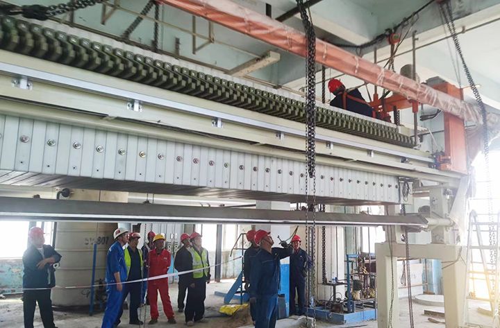 吉林石化(hua)公司闆框隔膜壓濾機成套設備安裝完成