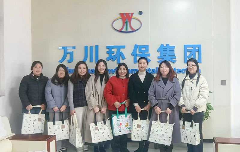 以(yi)愛之名，萬川環保緻敬每一箇(ge)她